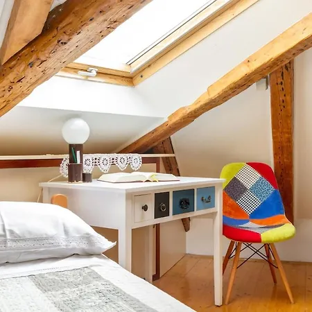 Dream Old&new Sunny Delight Apartment Split