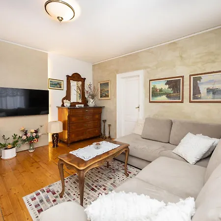 Dream Old&new Sunny Delight Apartment